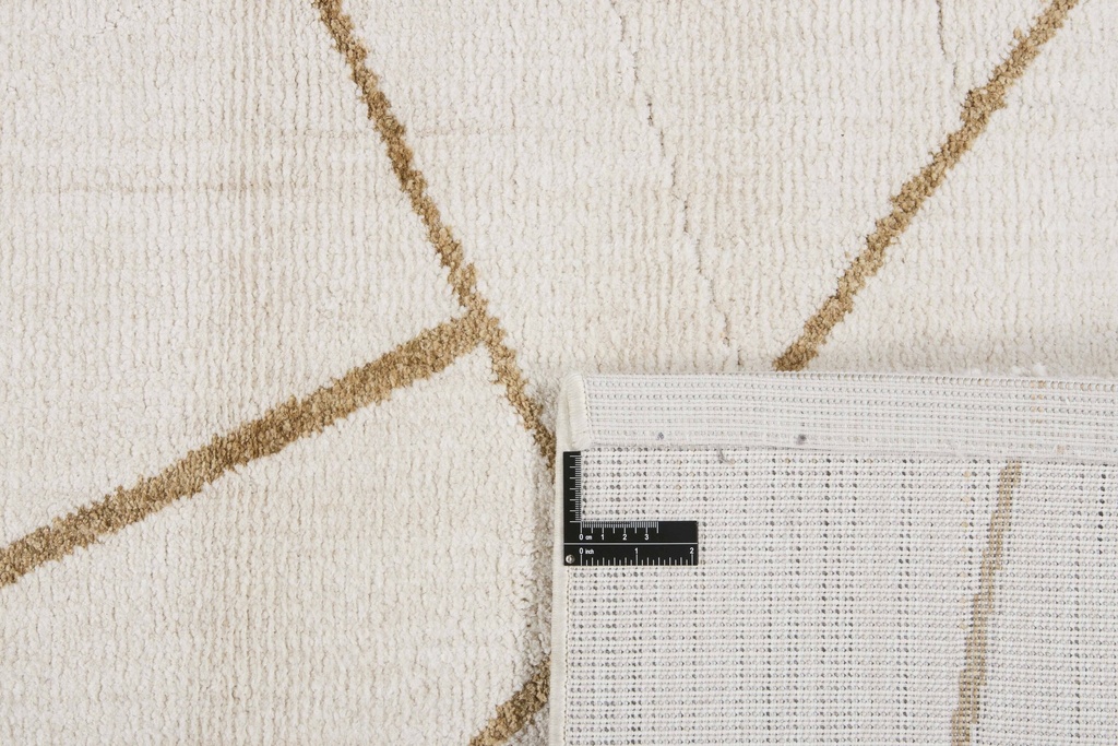 285