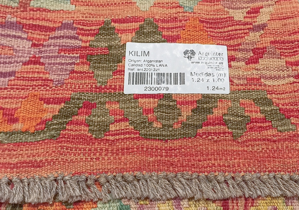 835