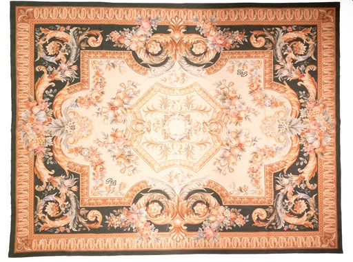 [823040] Tapiz Aubusson de lujo convertido en alfombra. Diseño floral clásico. Hecho a mano. Añade elegancia a cualquier habitación.