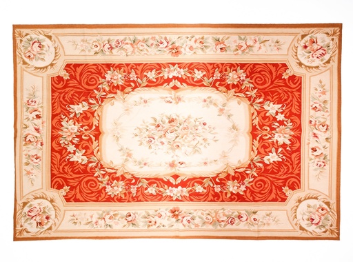 [82299] Tapiz Aubusson de lujo convertido en alfombra. Diseño floral clásico. Hecho a mano. Añade elegancia a cualquier habitación.